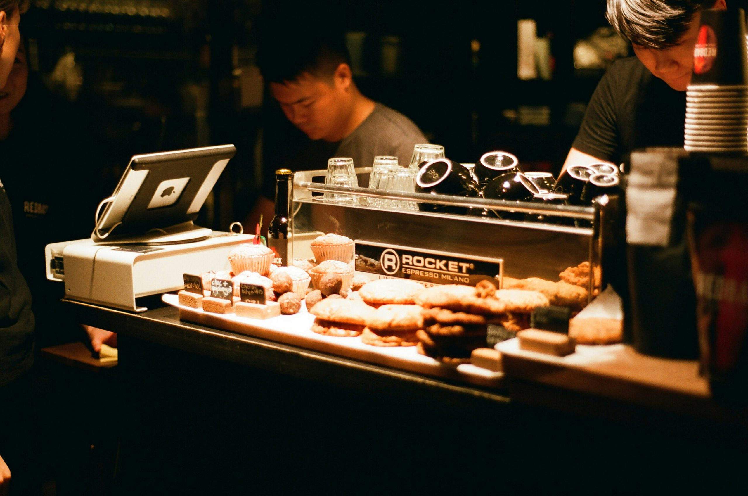 20 de stegulețe verzi la băieții creștini