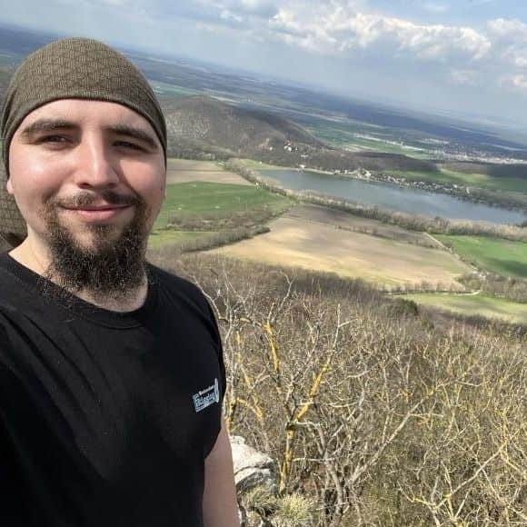 Aleš's avatar