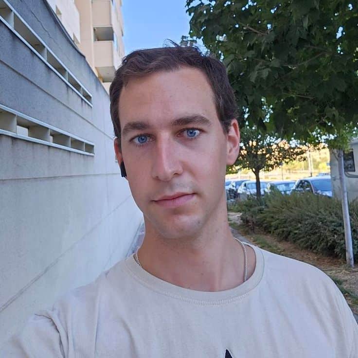 Valentín's avatar