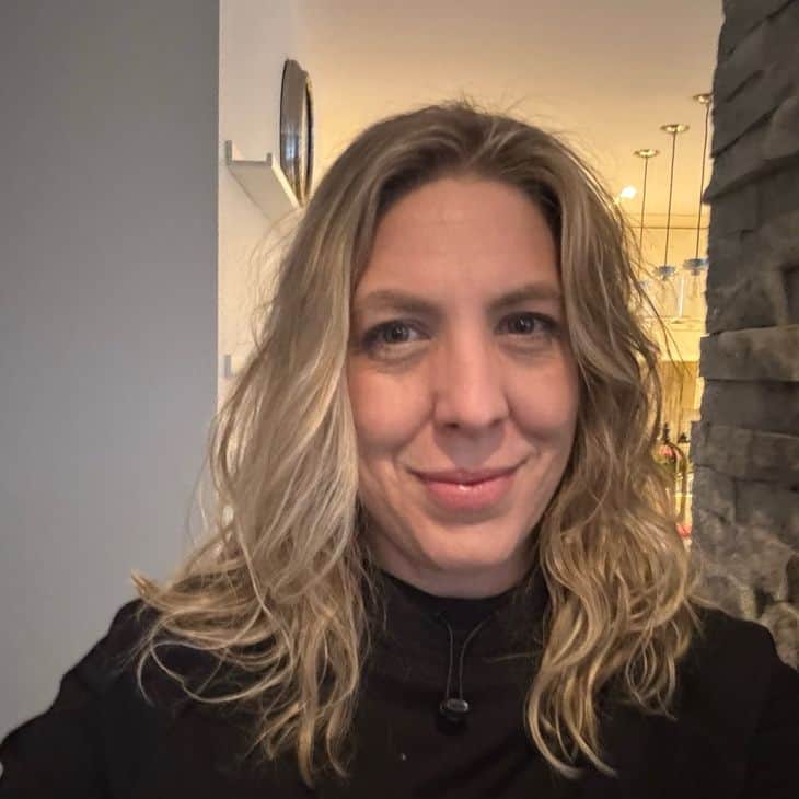 Angela's avatar