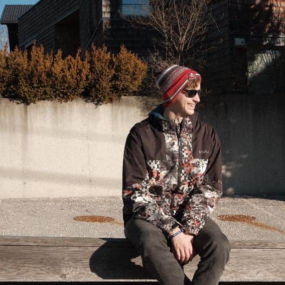 Lonny's avatar